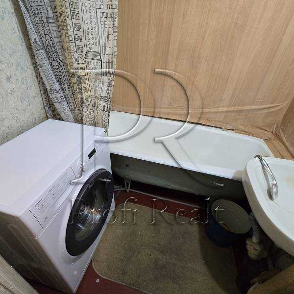 Продажа 1-комнатной квартиры 38 м², Булгакова ул., 8А