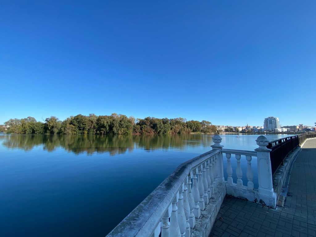 Продажа 3-комнатной квартиры 131.5 м², Парковая ул., 2/2