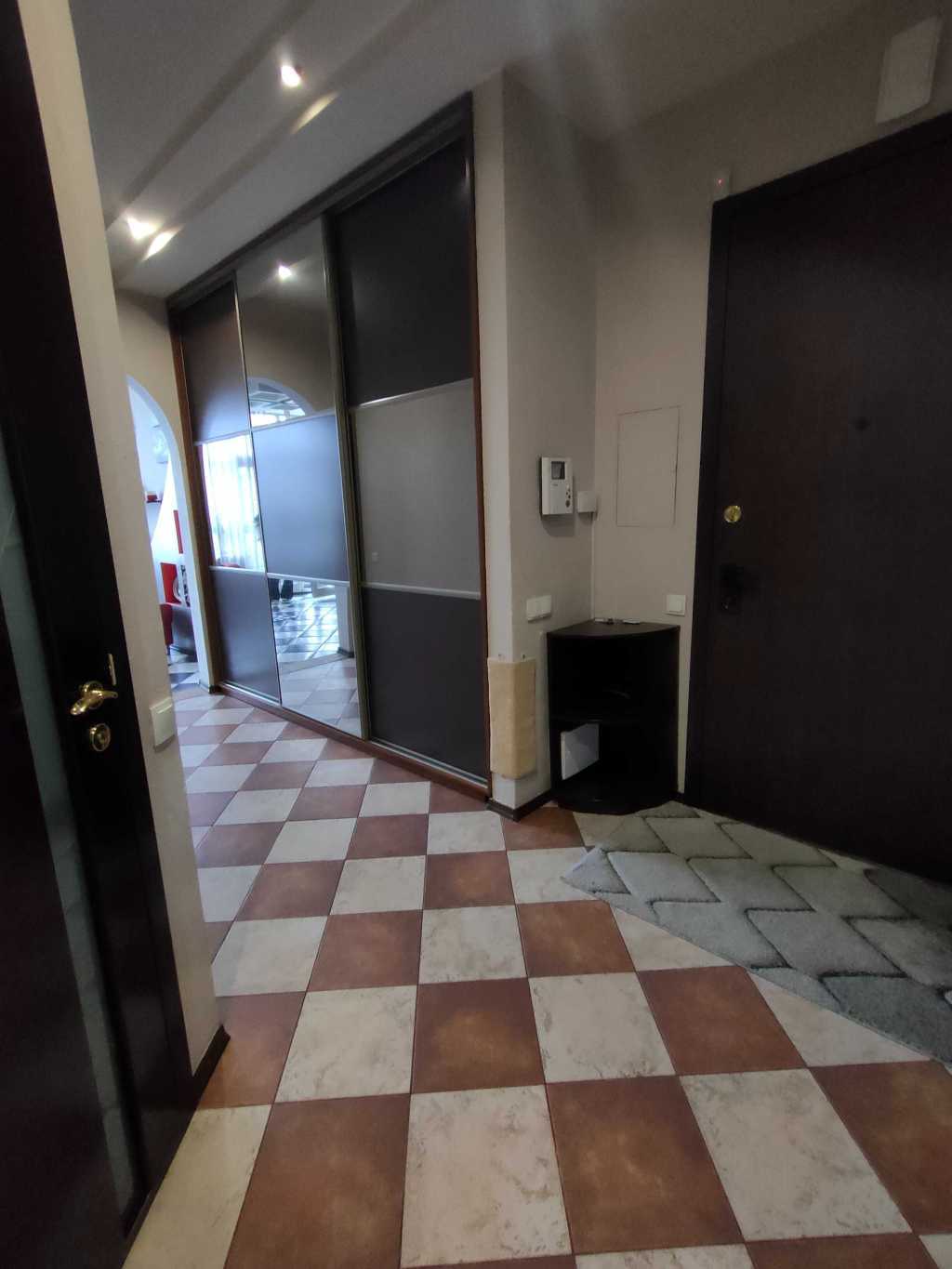 Оренда 3-кімнатної квартири 86 м², Володимирська вул., 49А