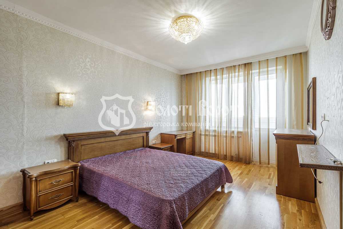 Продажа 3-комнатной квартиры 105.4 м², Пономарева ул., 26/1