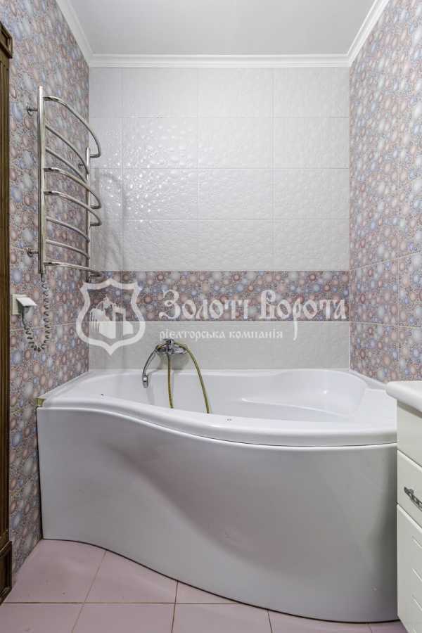 Продажа 3-комнатной квартиры 105.4 м², Пономарева ул., 26/1