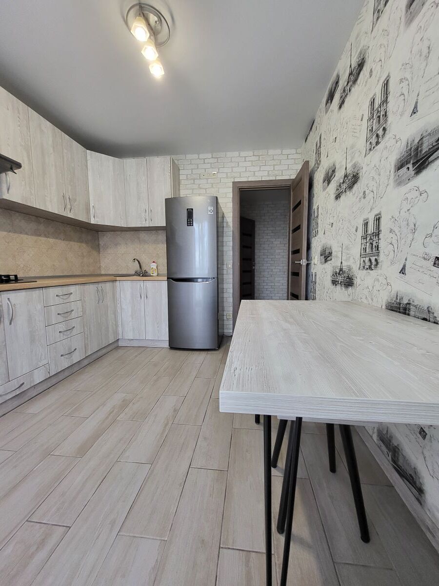 Аренда 1-комнатной квартиры 40 м², Героев Сталинграда ул.