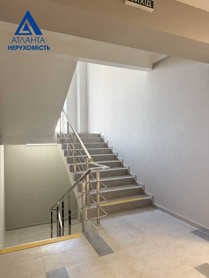 Продажа 2-комнатной квартиры 68.8 м², Возрождения просп., 32