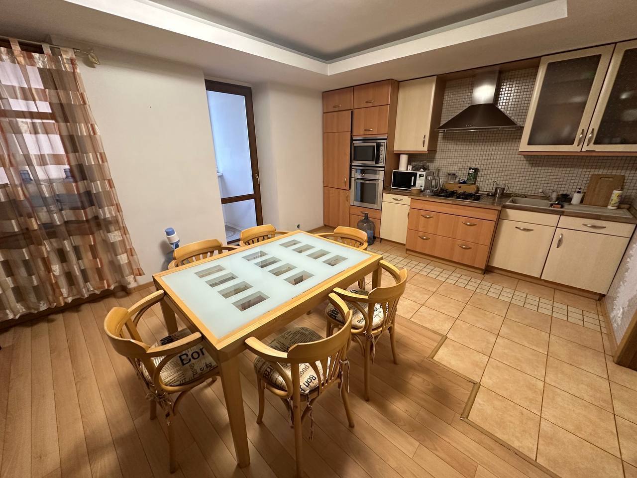 Оренда 5-кімнатної квартири 154 м², Старокозацька вул.