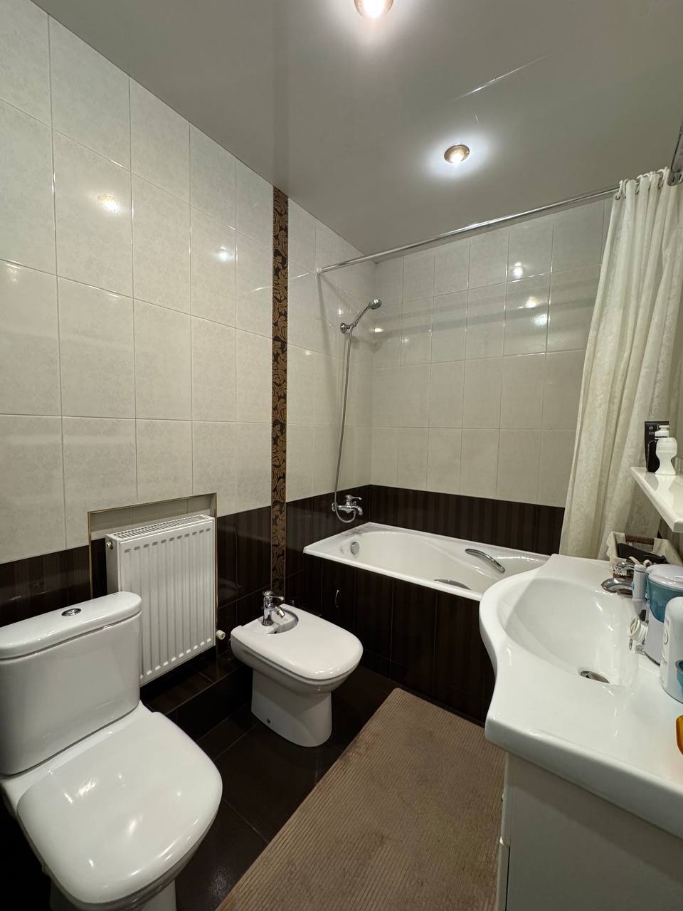 Продажа 3-комнатной квартиры 108 м², Дмитрия Кедрина ул.