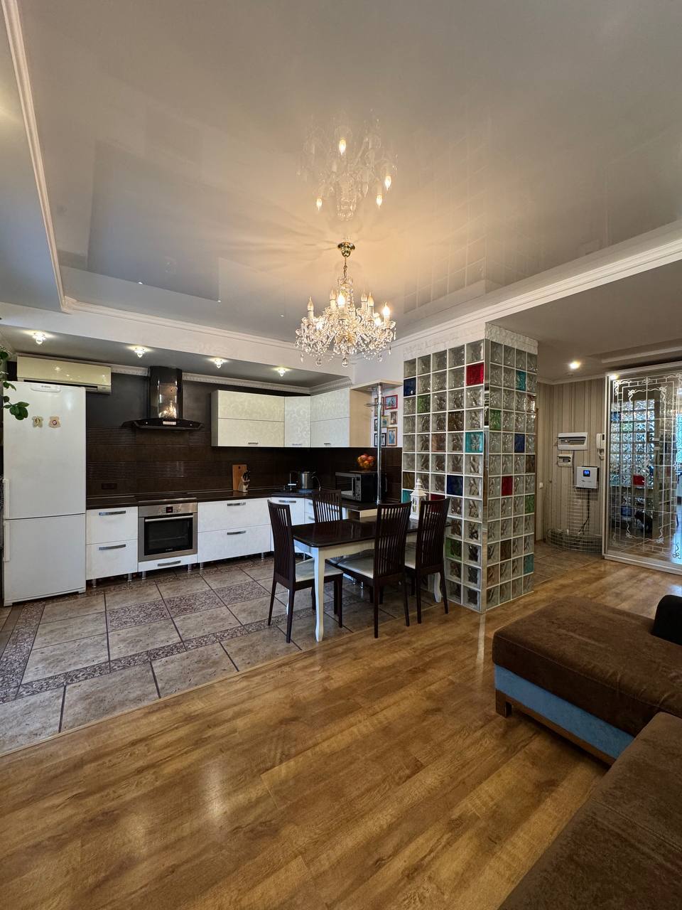 Продажа 3-комнатной квартиры 108 м², Дмитрия Кедрина ул.