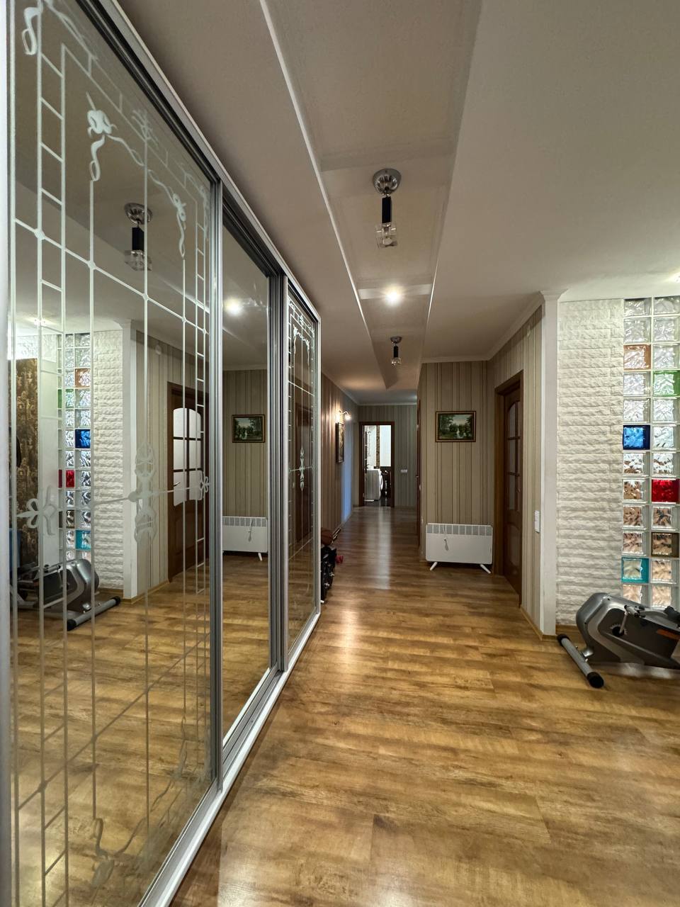 Продажа 3-комнатной квартиры 108 м², Дмитрия Кедрина ул.