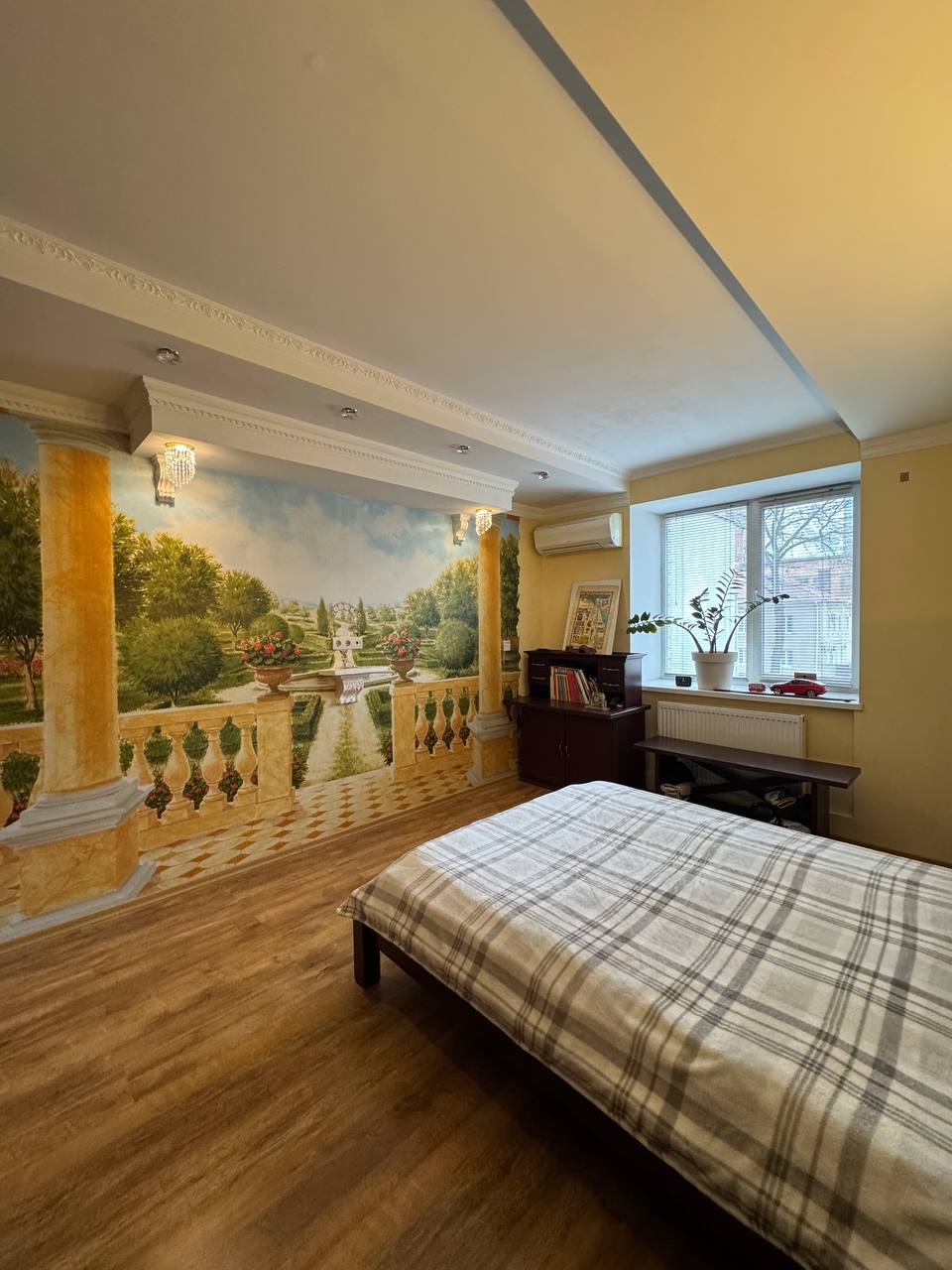 Продажа 3-комнатной квартиры 108 м², Дмитрия Кедрина ул.