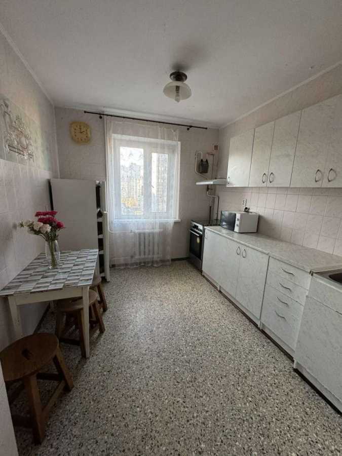 Аренда 3-комнатной квартиры 77.5 м², Ларисы Руденко ул., 15/14