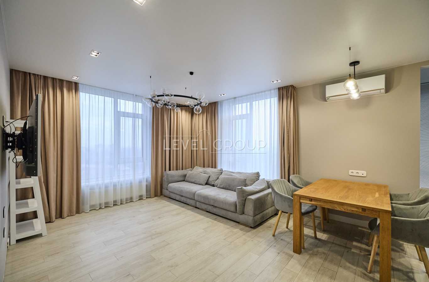 Продажа 2-комнатной квартиры 71.8 м², Любомира Гузара просп., 13