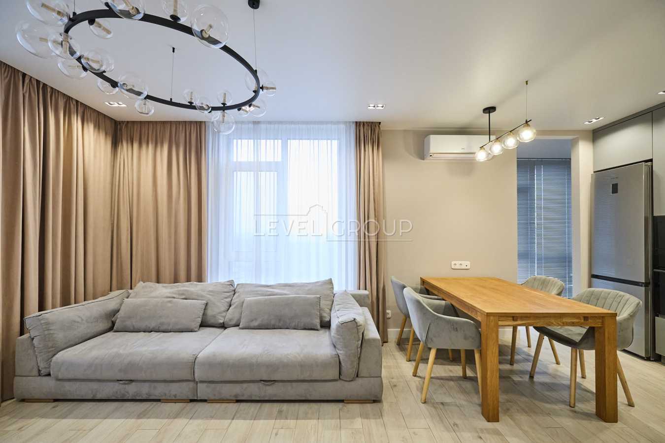 Продажа 2-комнатной квартиры 71.8 м², Любомира Гузара просп., 13