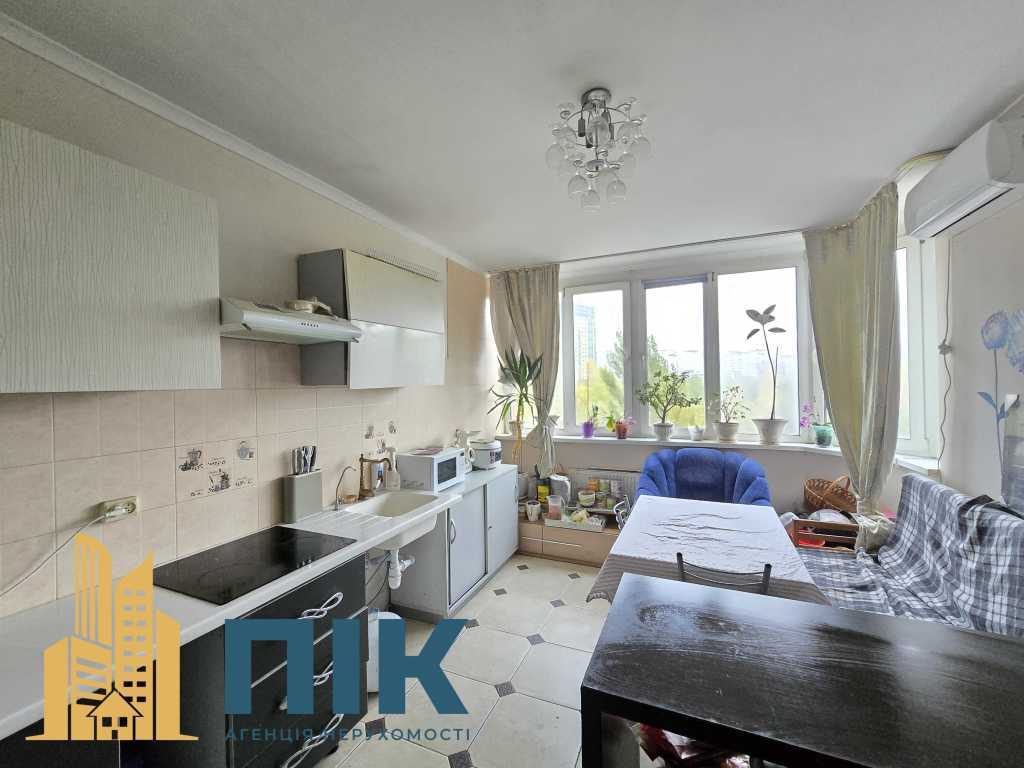 Продажа 3-комнатной квартиры 101 м², Степана Ковнира ул., Рудницкого, 3/7