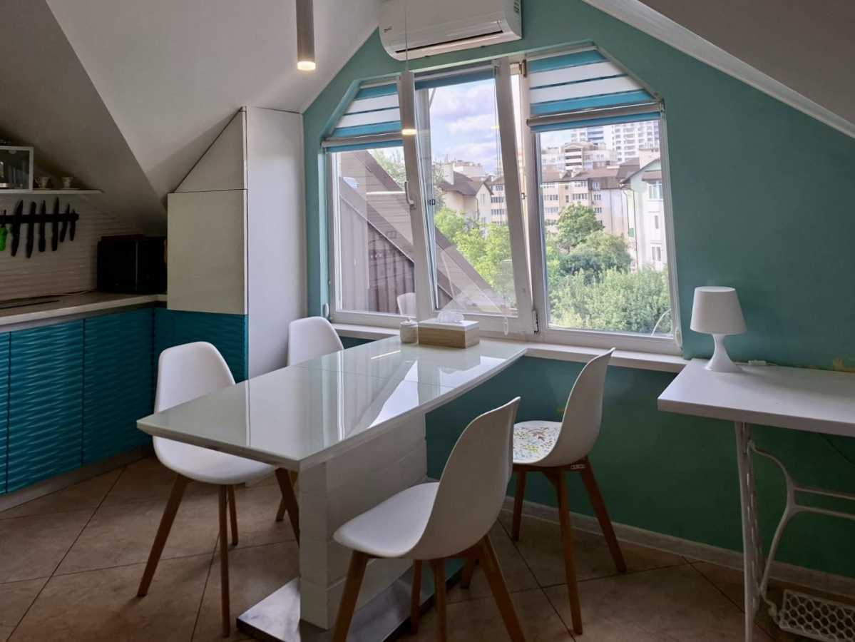 Продажа 3-комнатной квартиры 95.3 м², Ватутина ул., 15