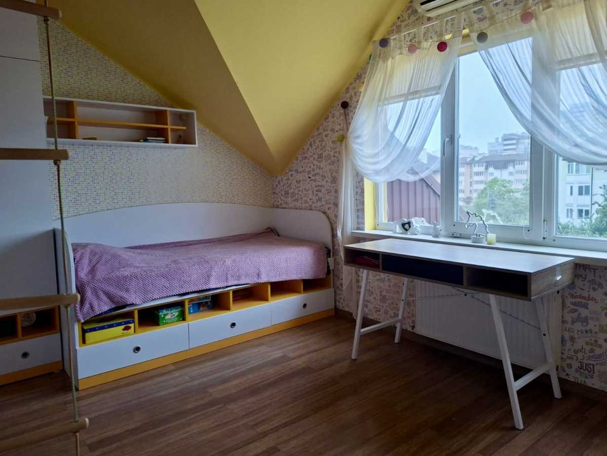 Продажа 3-комнатной квартиры 95.3 м², Ватутина ул., 15