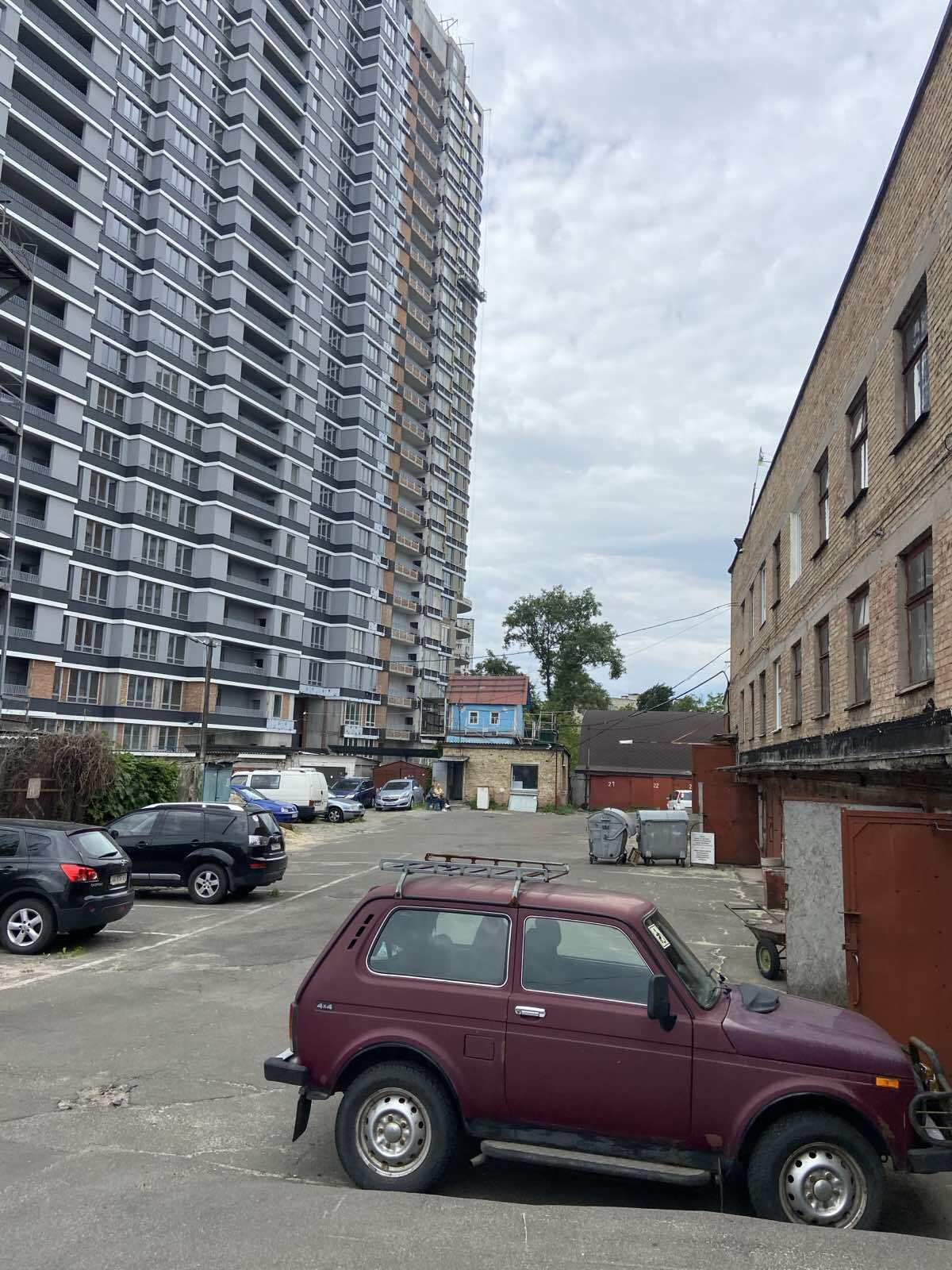 Продажа гаража 17 м², Евгения Сверстюка ул., 52А