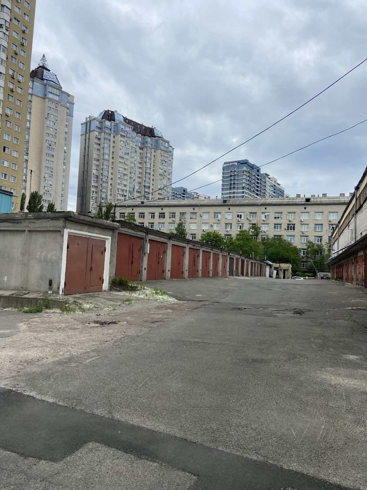 Продажа гаража 17 м², Евгения Сверстюка ул., 52А