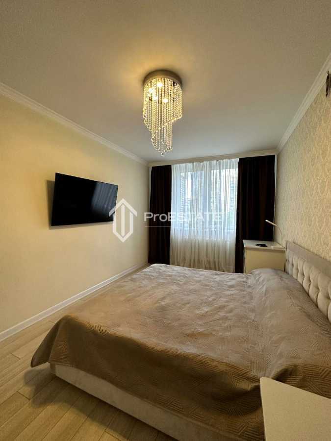 Продажа 3-комнатной квартиры 95 м², Петра Григоренко просп., 20