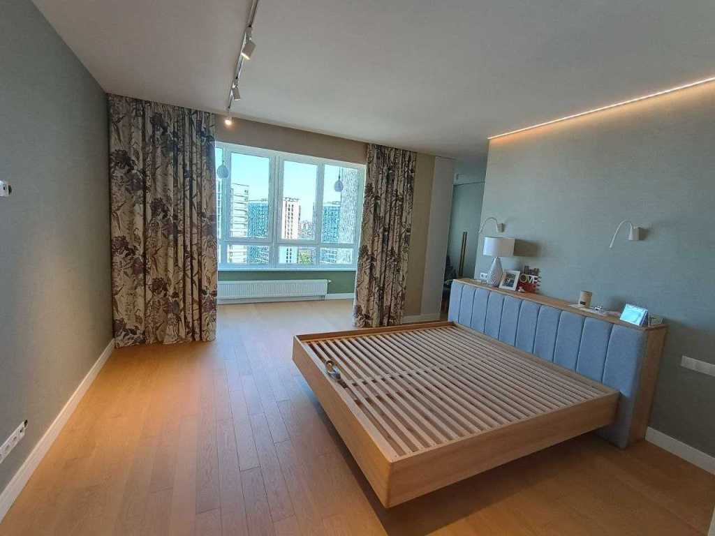 Продажа 3-комнатной квартиры 143 м², Ованеса Туманяна ул., 15А