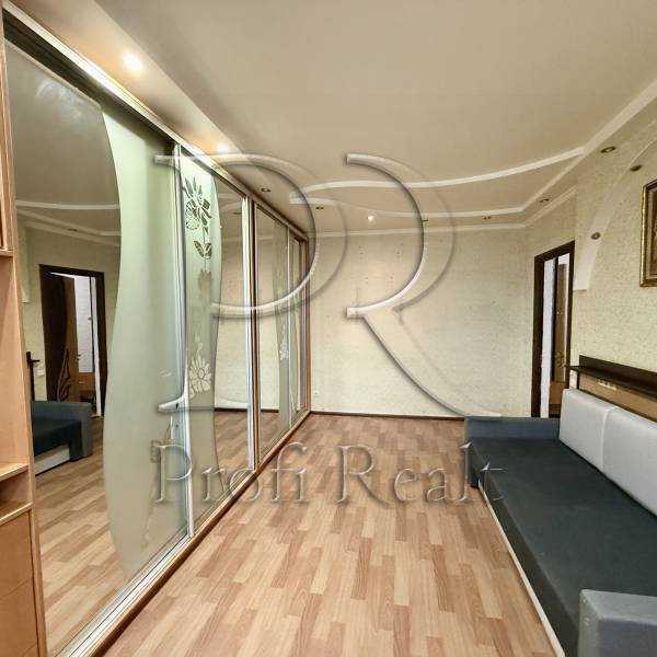 Продаж 2-кімнатної квартири 52 м², Свободи просп., 15/1