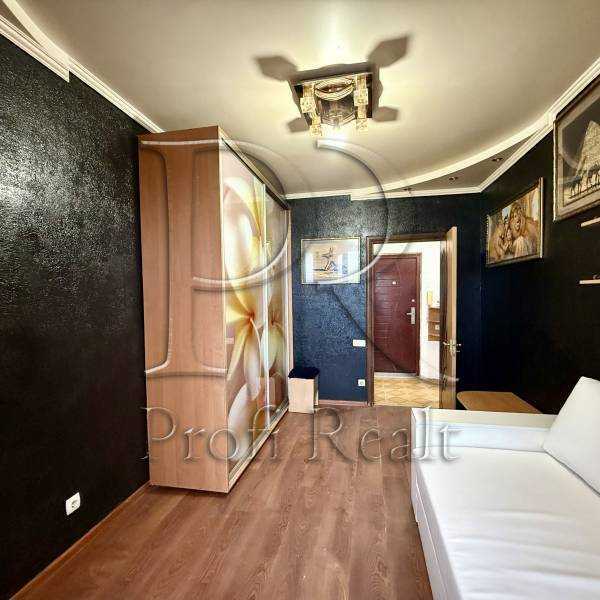 Продаж 2-кімнатної квартири 52 м², Свободи просп., 15/1