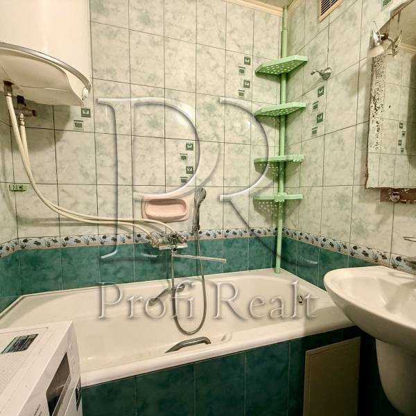 Продаж 2-кімнатної квартири 52 м², Свободи просп., 15/1