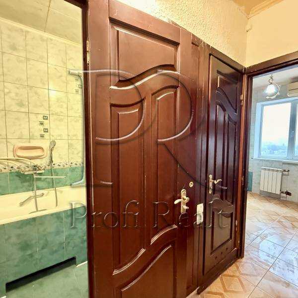 Продаж 2-кімнатної квартири 52 м², Свободи просп., 15/1