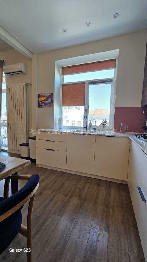 Продажа 2-комнатной квартиры 64.3 м², Большая Васильковская ул., 67/7