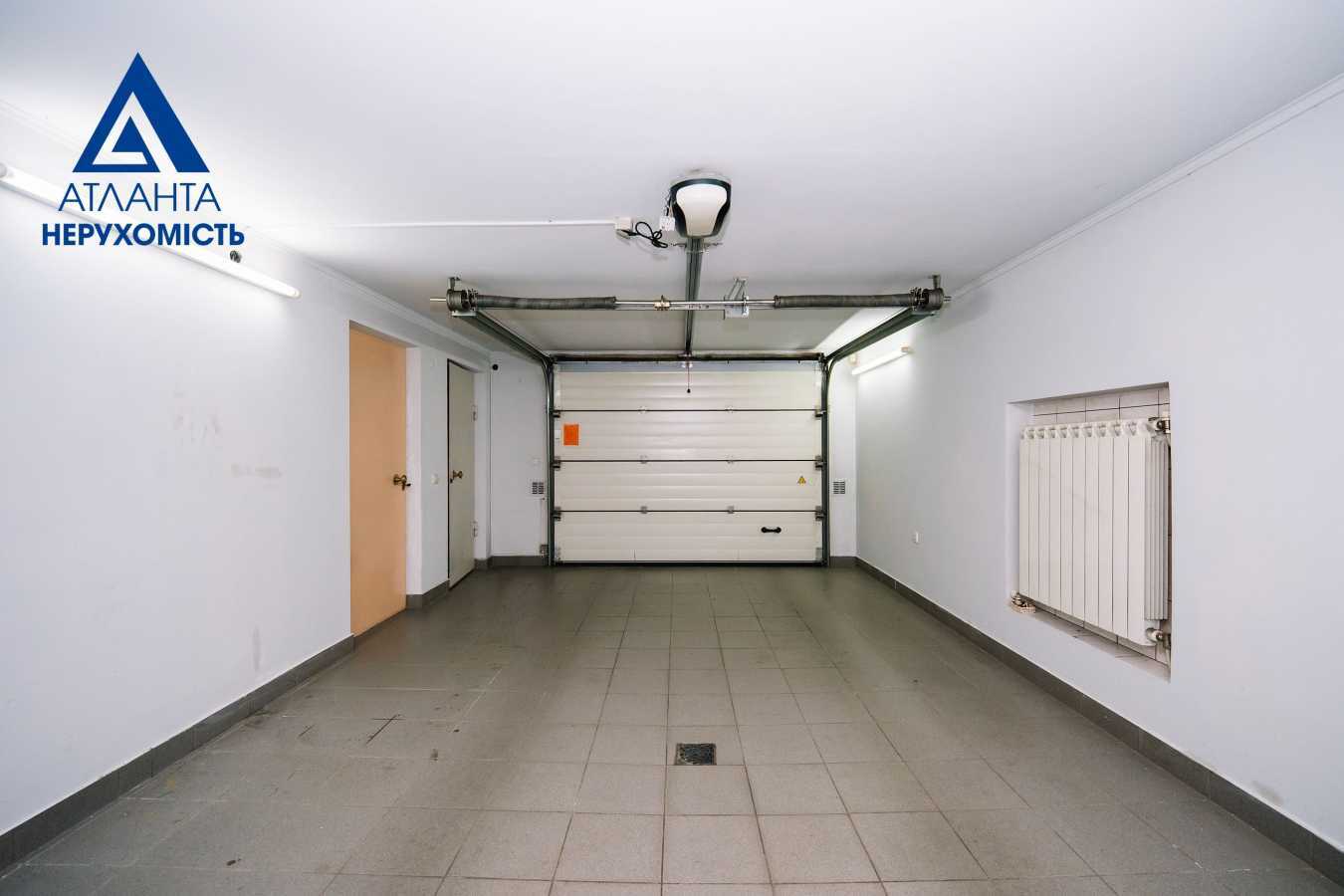 Продажа 5-комнатной квартиры 190 м², Короленко ул., 6