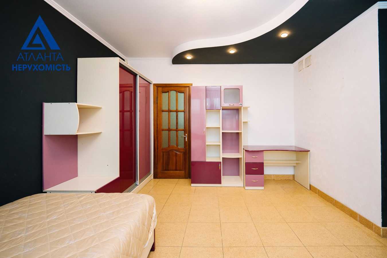 Продажа 5-комнатной квартиры 190 м², Короленко ул., 6