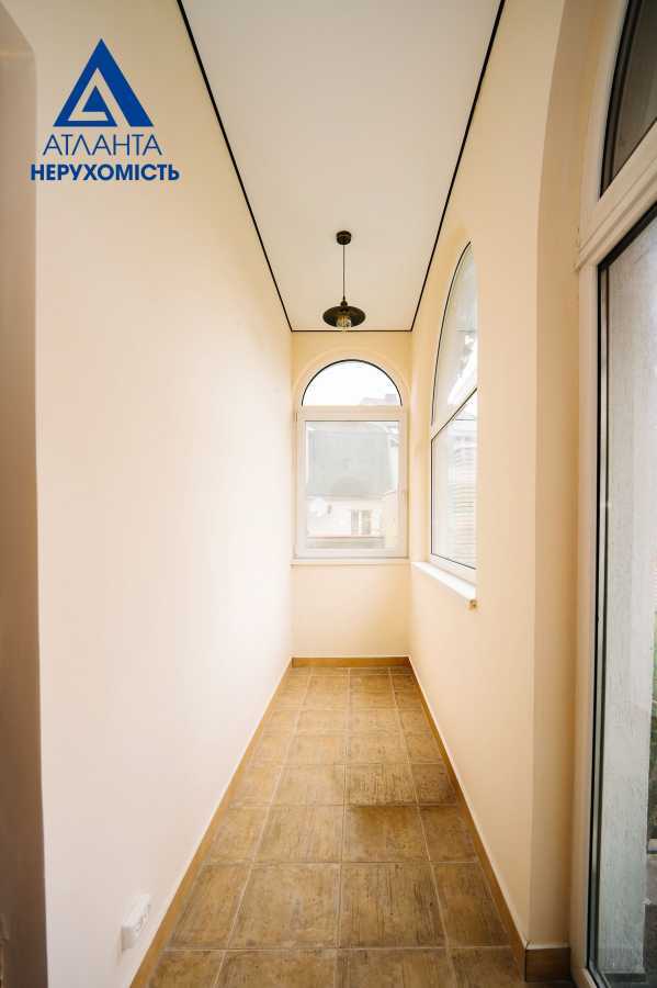 Продажа 5-комнатной квартиры 190 м², Короленко ул., 6
