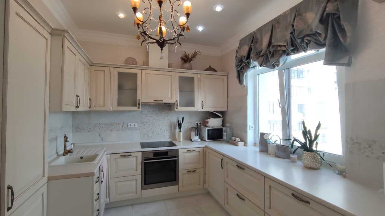 Оренда 3-кімнатної квартири 157 м², Євгена Коновальця вул., 44А