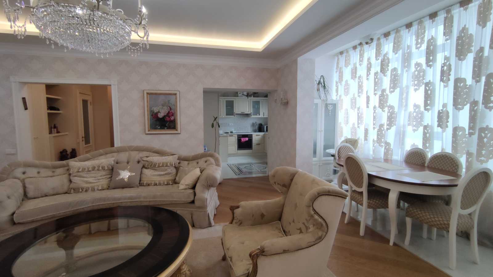 Оренда 3-кімнатної квартири 157 м², Євгена Коновальця вул., 44А