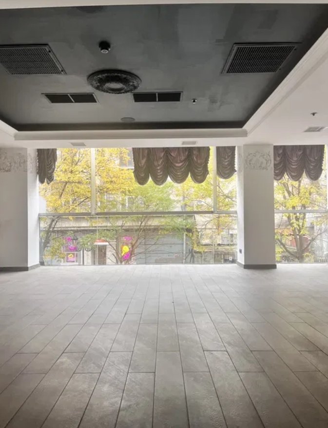 Оренда торговельного приміщення 520 м², Греческая вул.