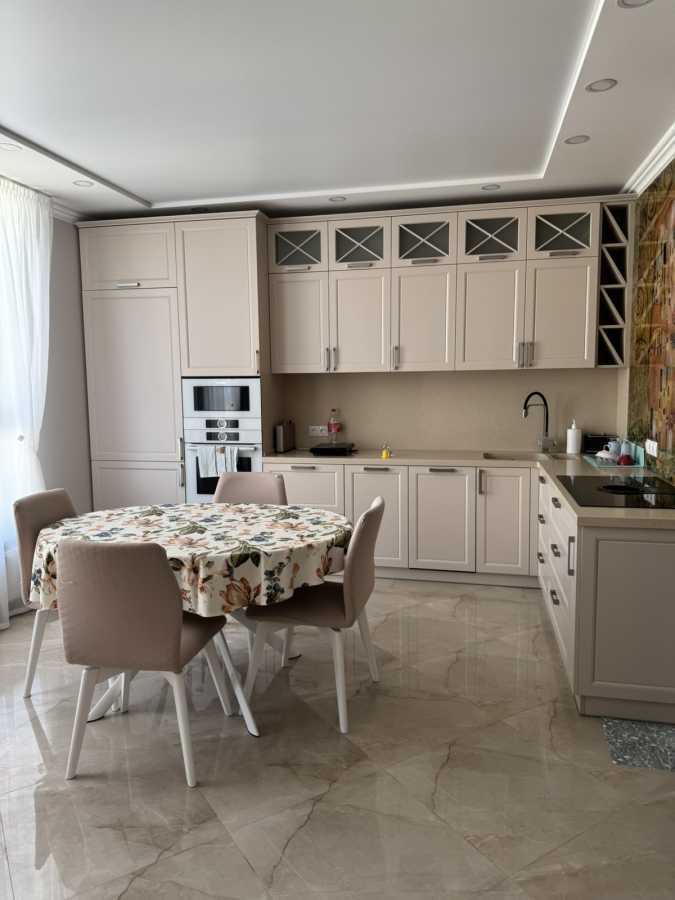 Продажа 4-комнатной квартиры 127 м², Берестейський, 67-Г