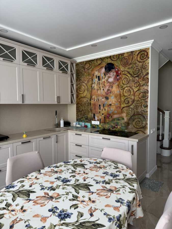 Продажа 4-комнатной квартиры 127 м², Берестейський, 67-Г