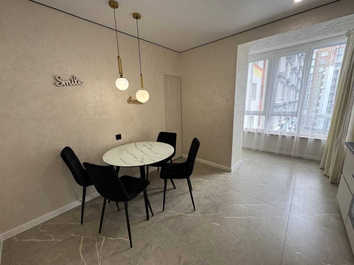 Продажа 2-комнатной квартиры 76 м², Гайдамацкая ул., 13Б