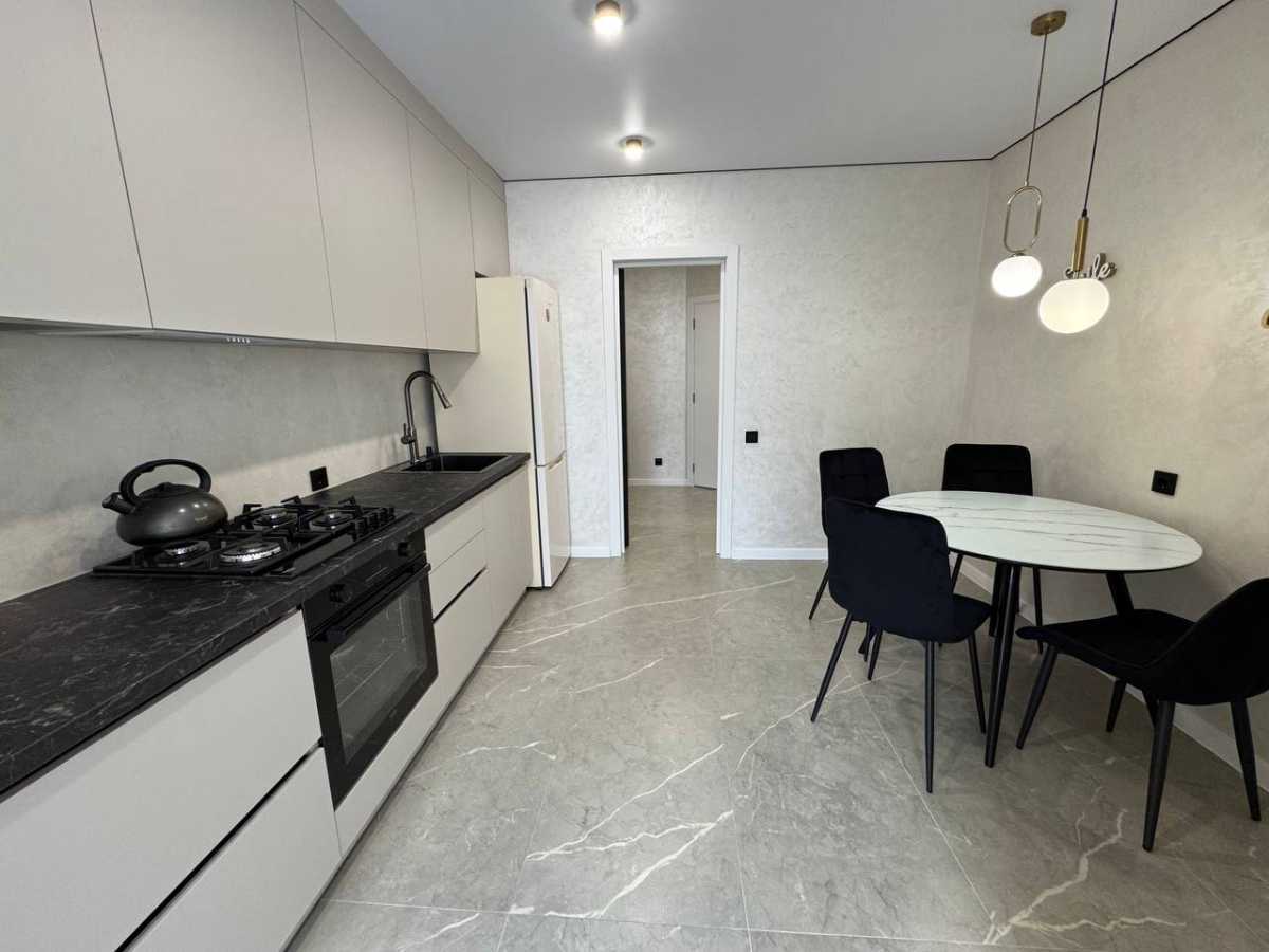 Продажа 2-комнатной квартиры 76 м², Гайдамацкая ул., 13Б