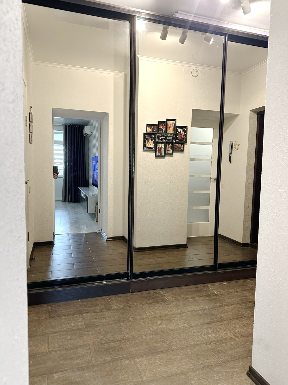 Продажа 2-комнатной квартиры 65.5 м², Лазурная ул., 5/11