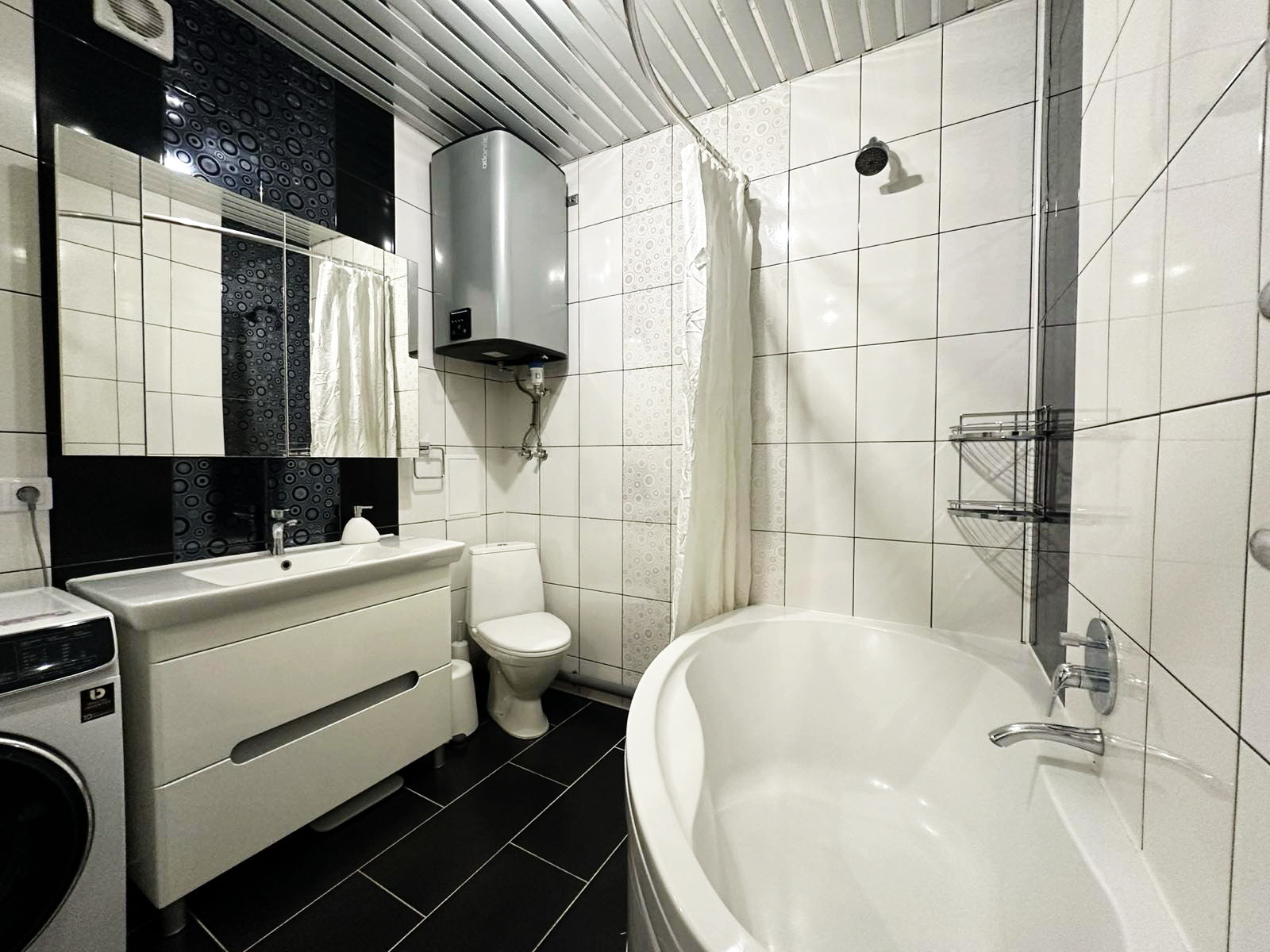 Продажа 2-комнатной квартиры 65.5 м², Лазурная ул., 5/11