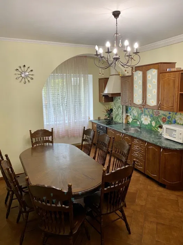 Продаж будинку 160 м²