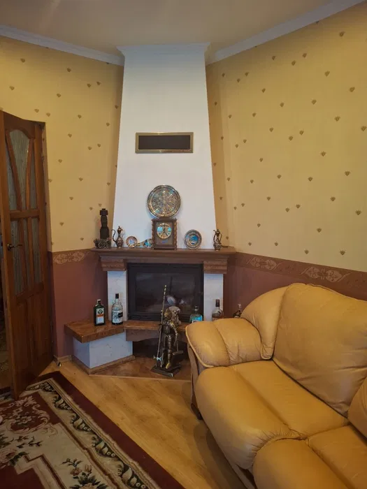 Продаж будинку 220 м²