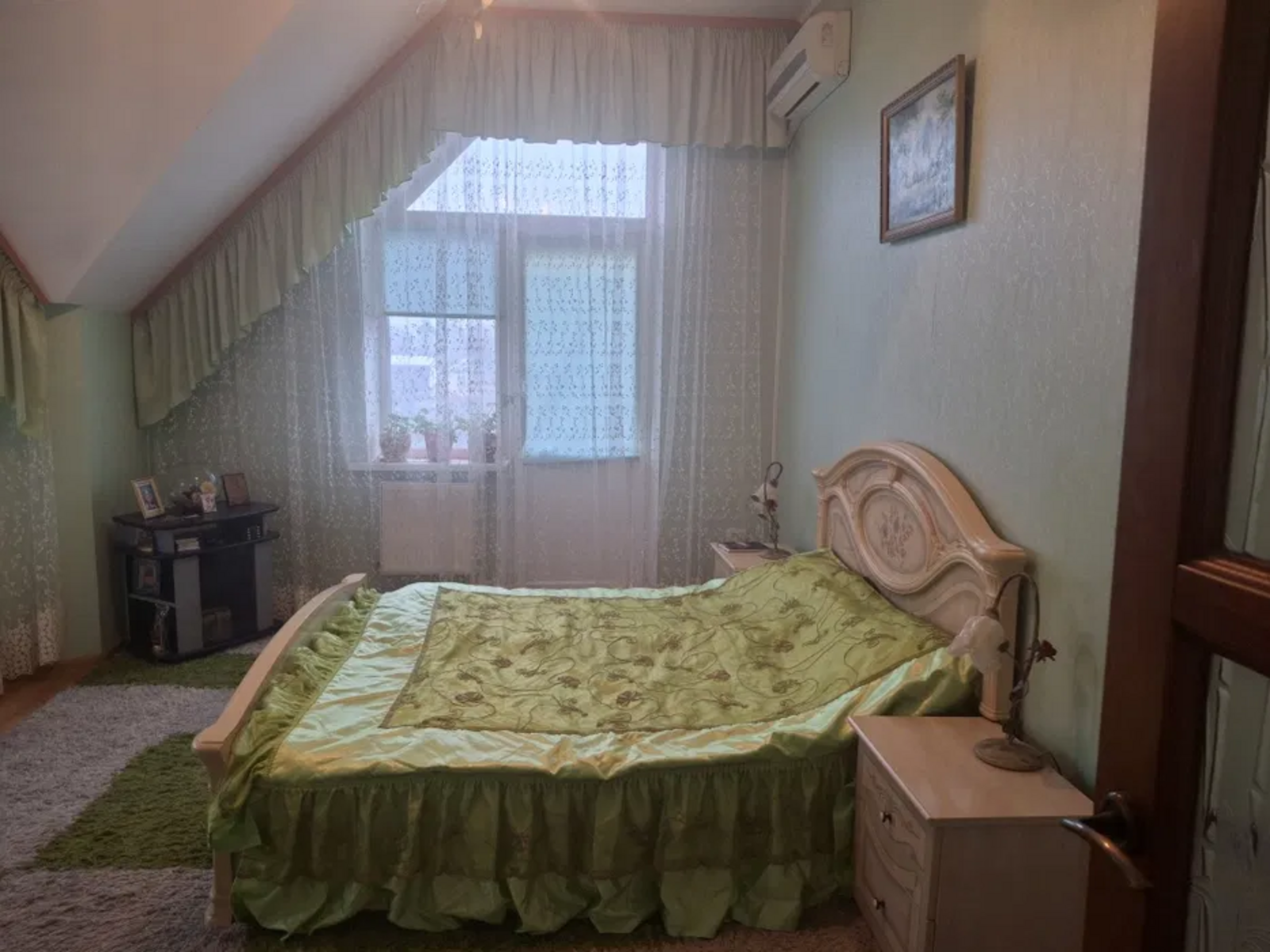 Продаж будинку 220 м²