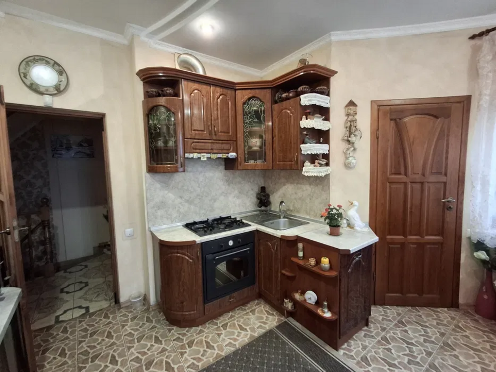 Продаж будинку 220 м²