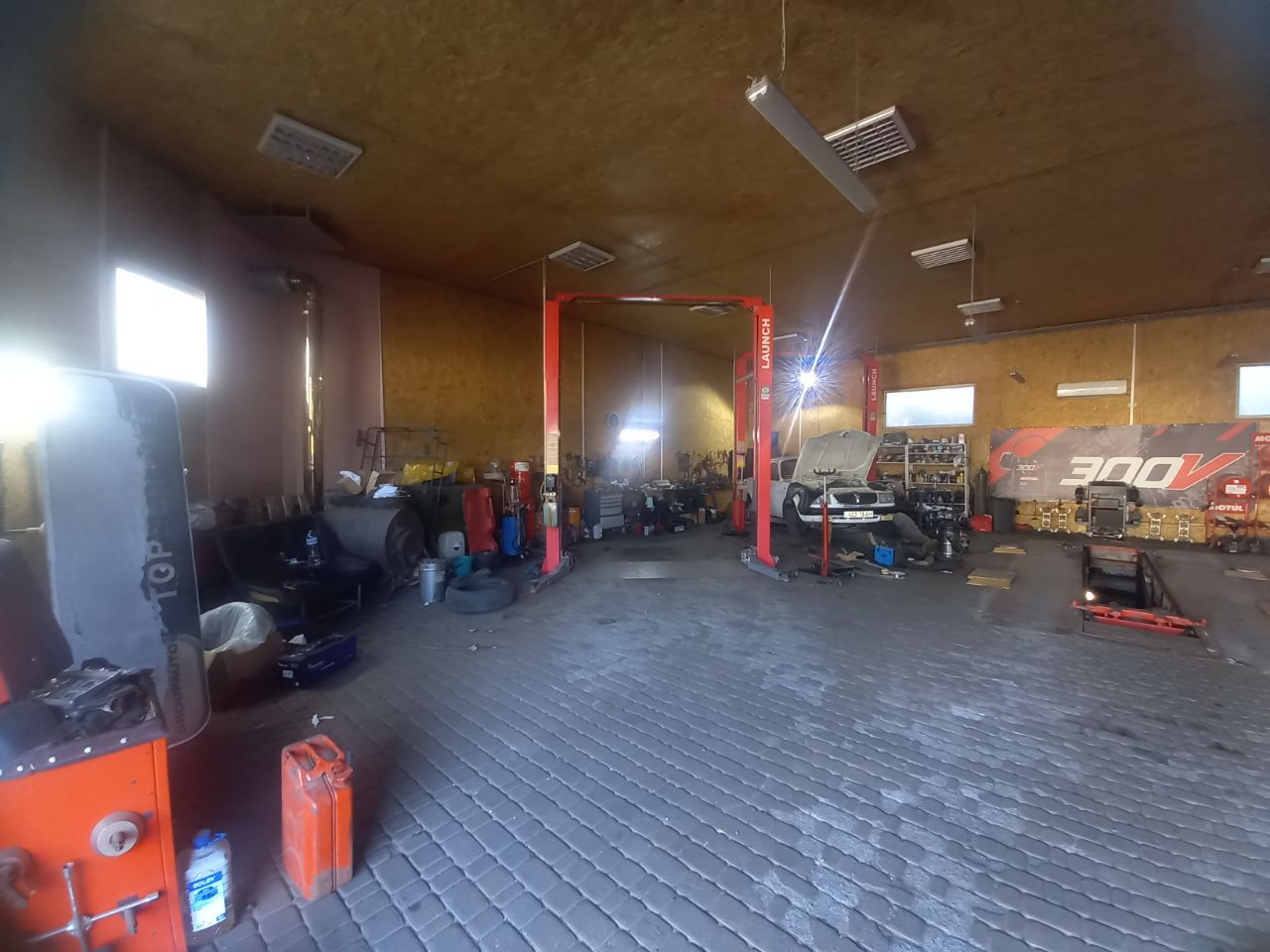 Оренда комерції 360 м², Богдана Хмельницького просп., 101