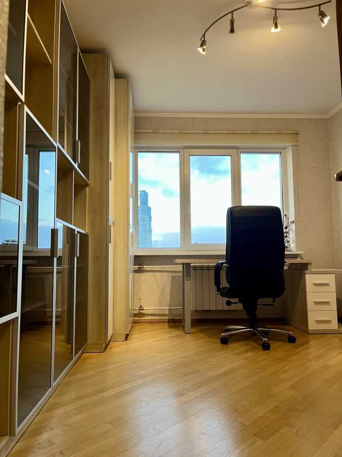 Аренда 3-комнатной квартиры 70 м², Панаса Мирного ул., 11