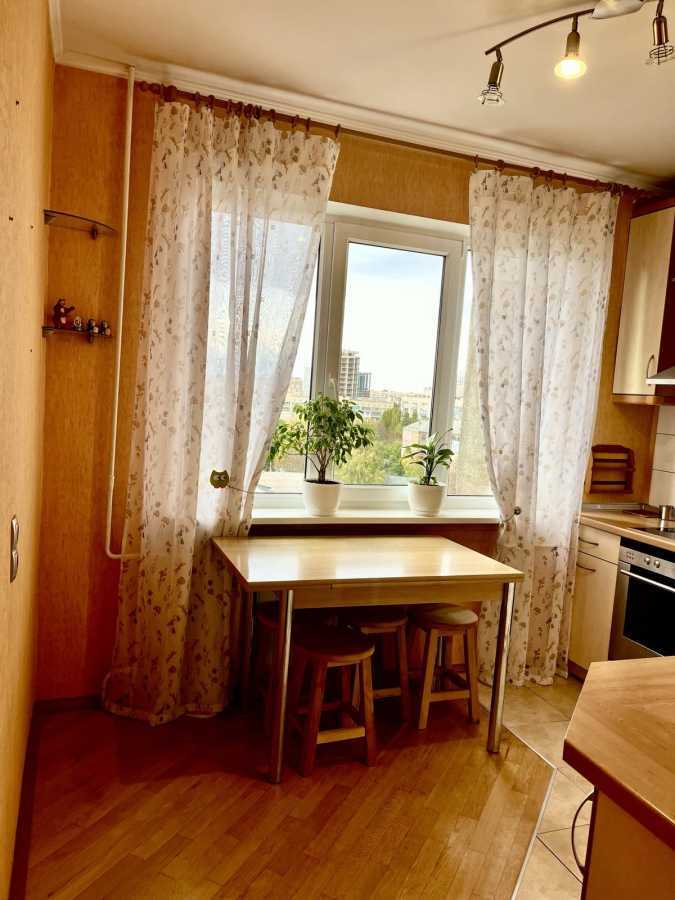 Аренда 3-комнатной квартиры 70 м², Панаса Мирного ул., 11