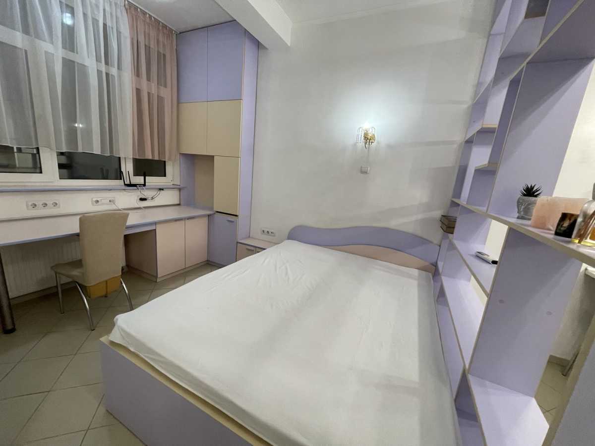 Оренда 2-кімнатної квартири 52 м², Жилянська вул., 118