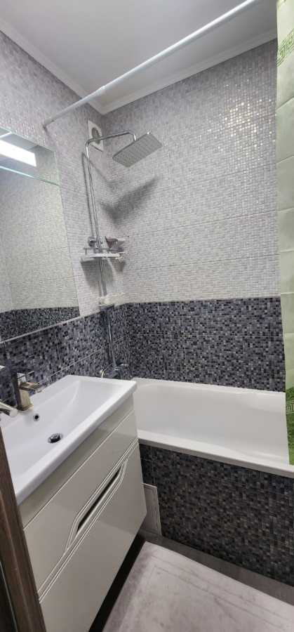 Продажа 2-комнатной квартиры 53 м², Панаса Мирного ул., 11