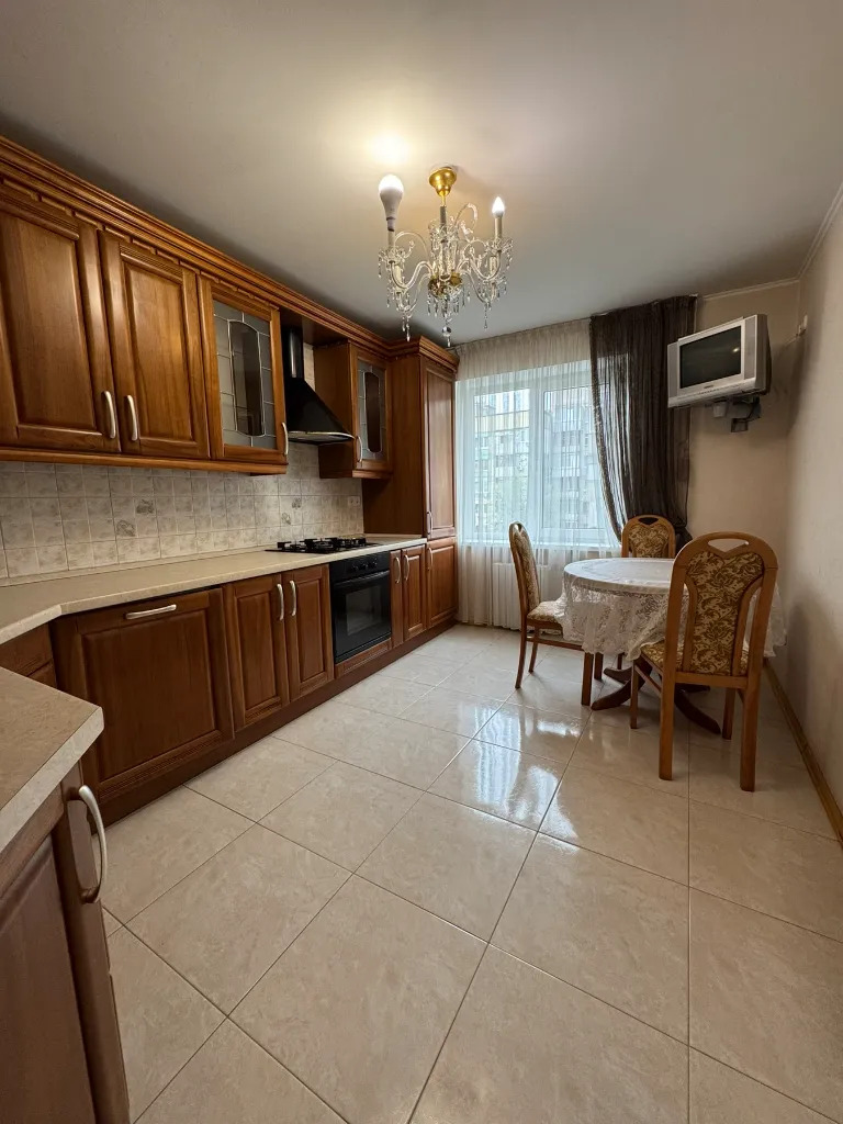 Аренда 3-комнатной квартиры 68 м², Менахем-Мендл Шнеерсона ул., 5