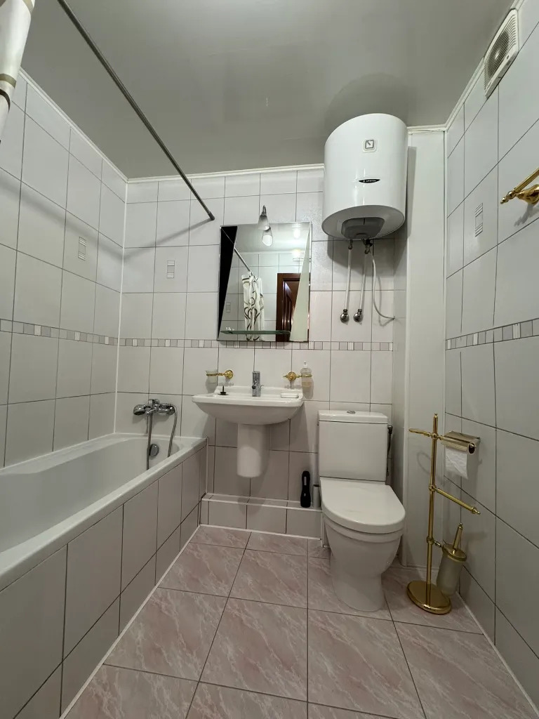 Аренда 3-комнатной квартиры 68 м², Менахем-Мендл Шнеерсона ул., 5